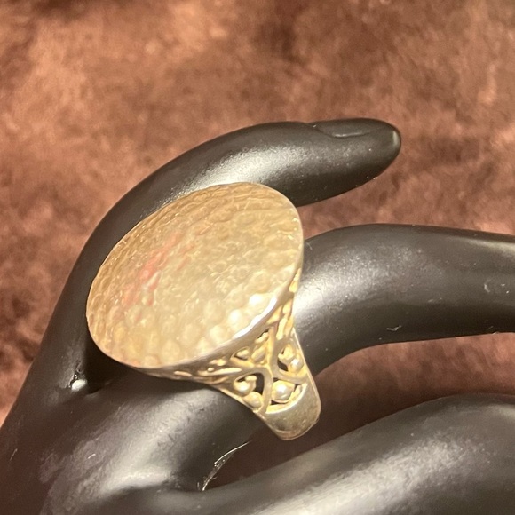 💍 Ring 💍 - Picture 1 of 6